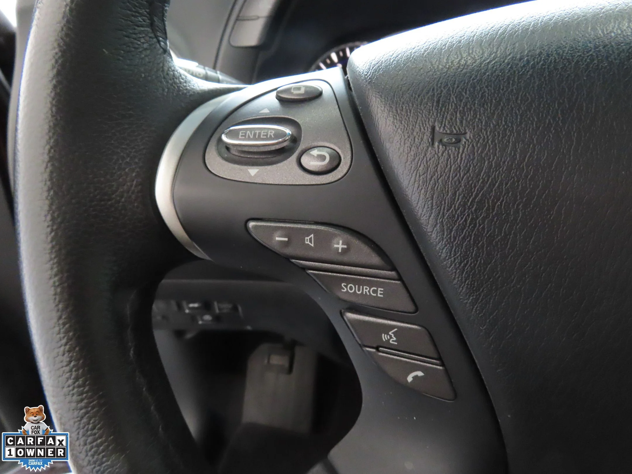 Used 2014 Black INFINITI Base image 13
