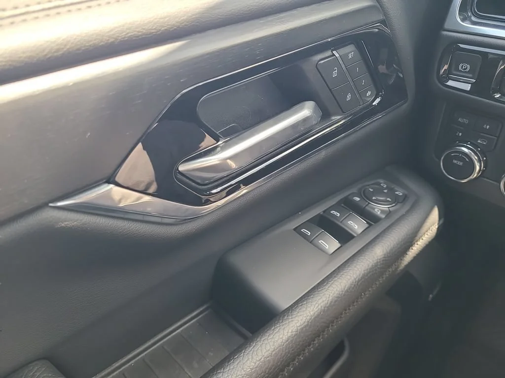 2025 GMC Yukon XL Denali - Photo 18
