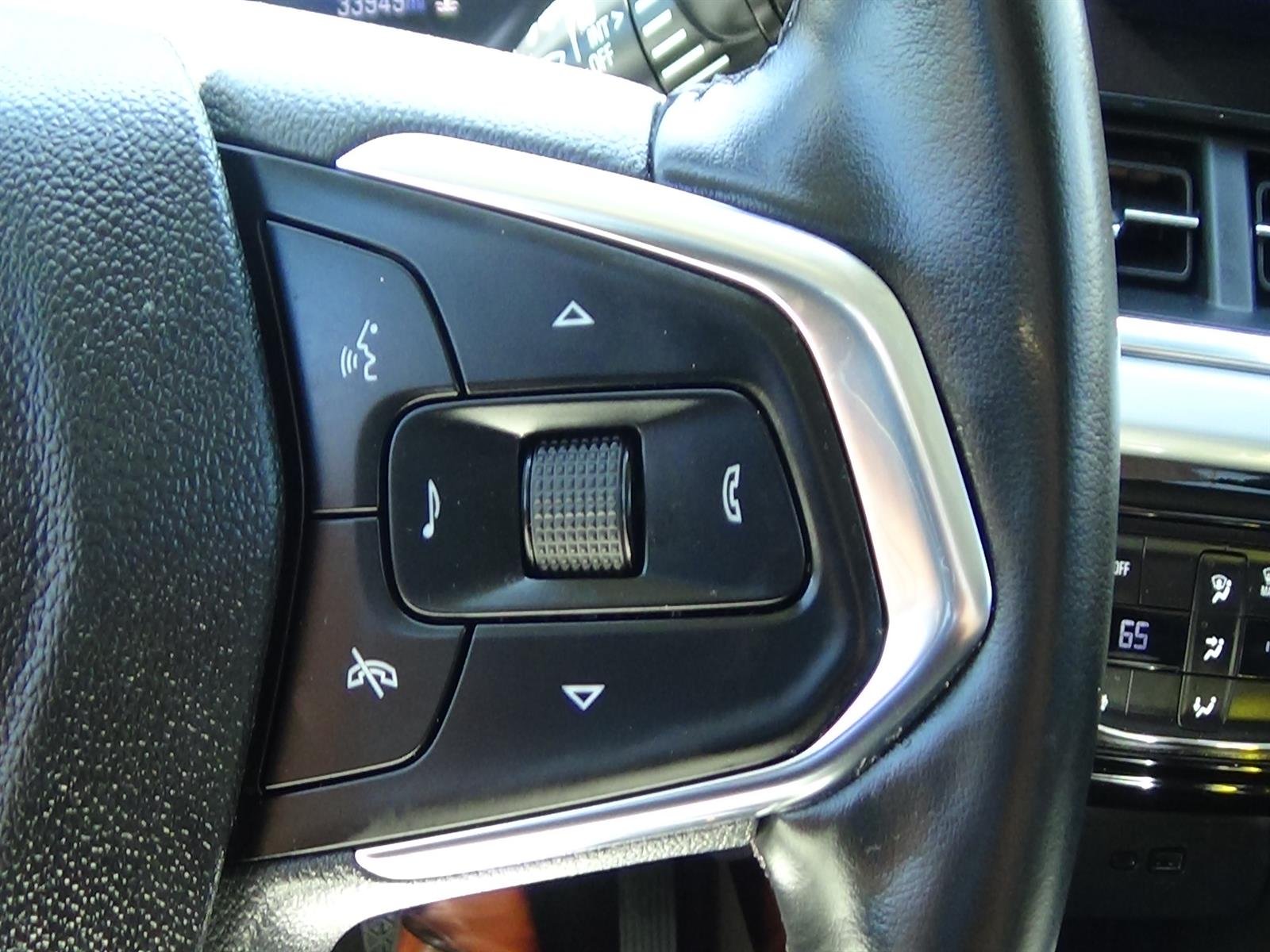 Used 2025 Mosaic Black Metallic (gb0) Chevrolet LT image 21