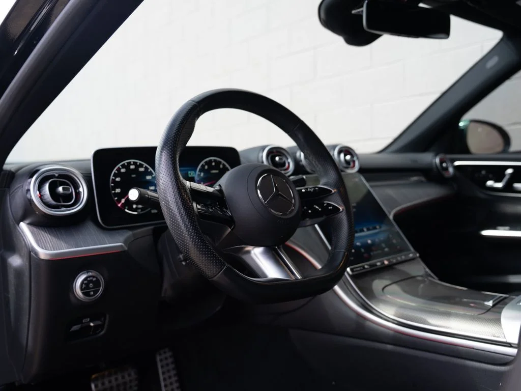 Used 2023  Mercedes-Benz C 300 image 4