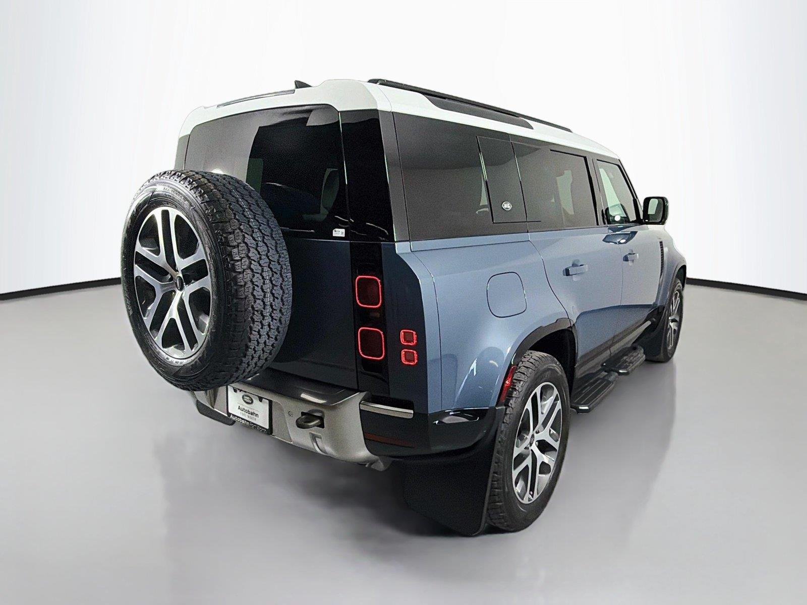 Certified Used 2023 Tasman Blue Land Rover S image 5