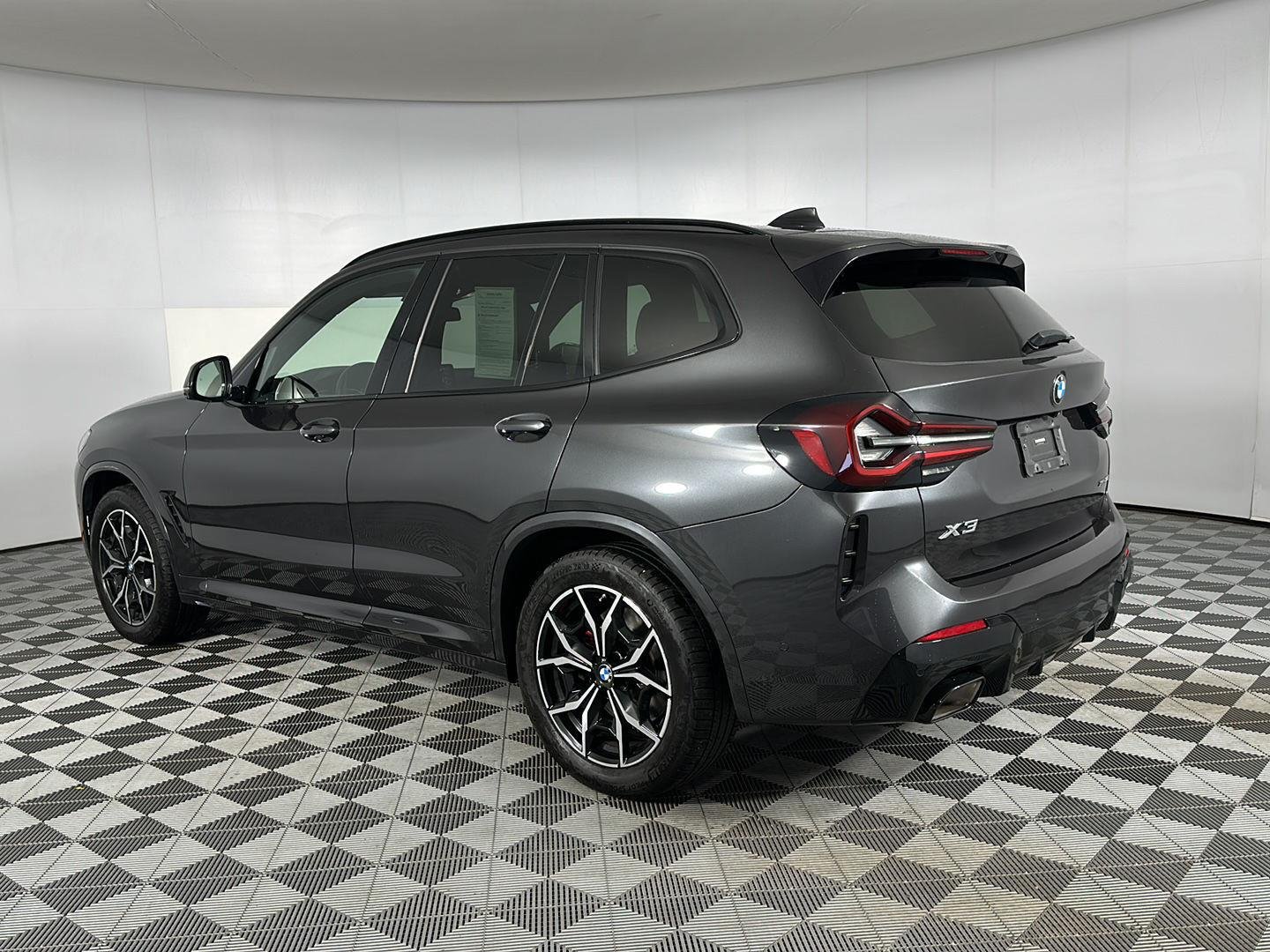 Used 2023 Dark Graphite Metallic BMW xDrive30i image 23