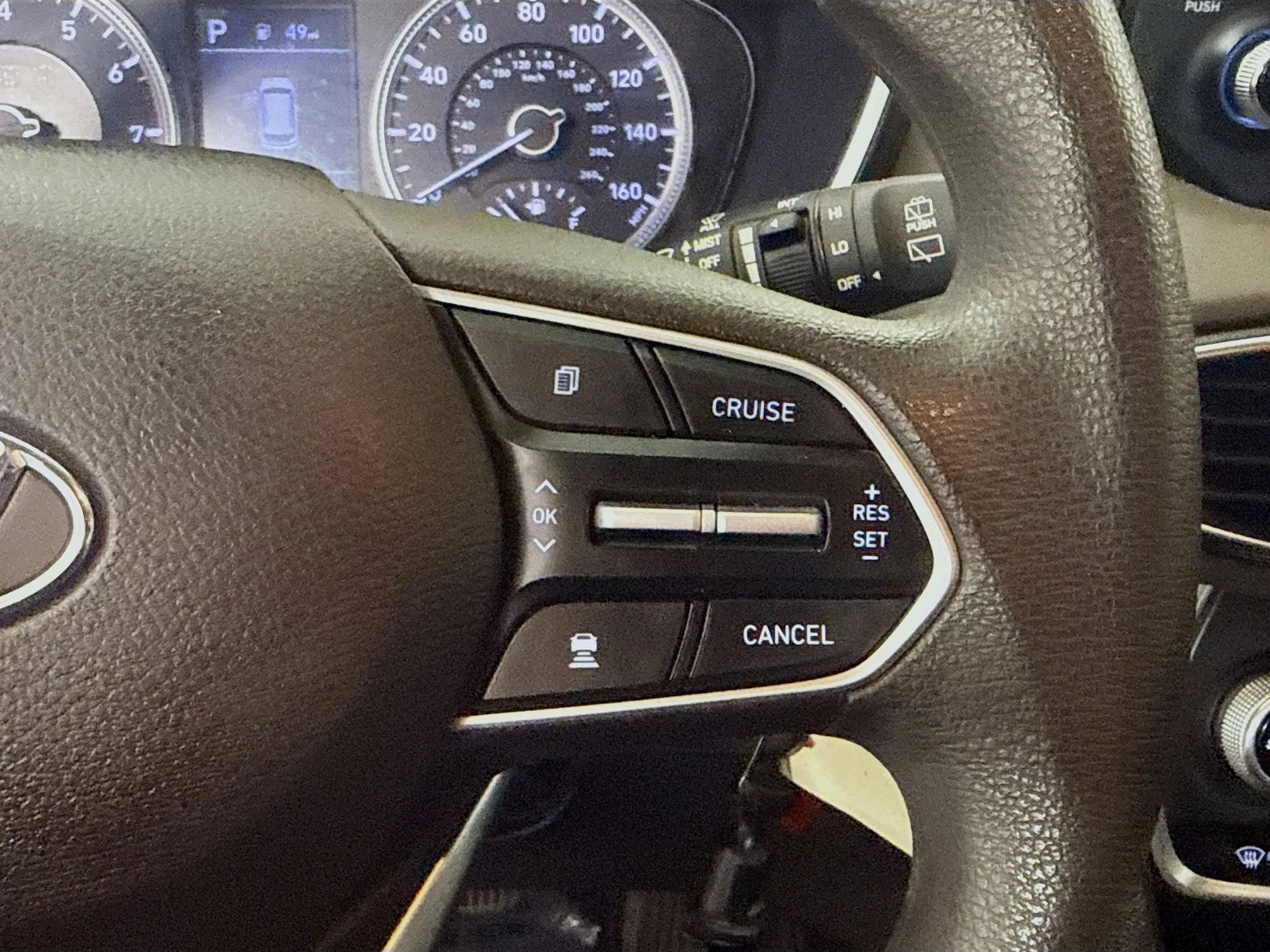 Used 2020 Quartz White Hyundai SE image 11