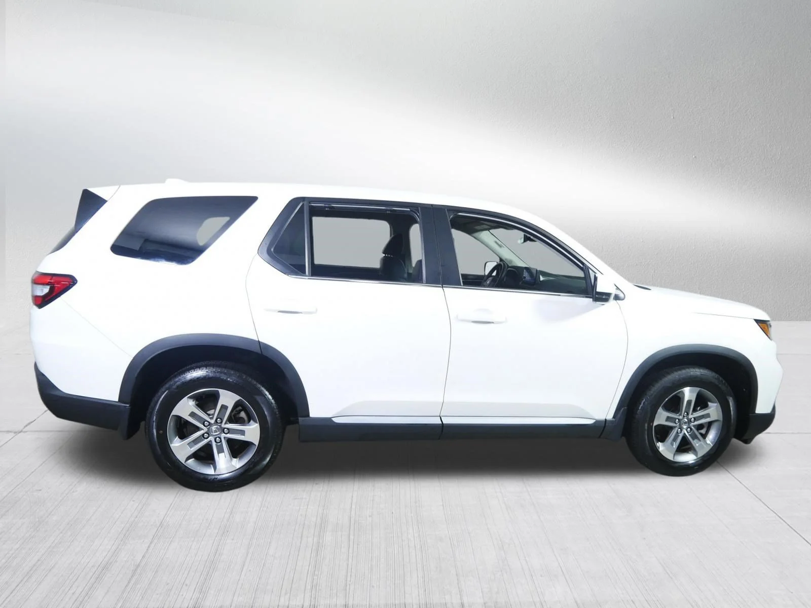 Used 2023 Platinum White Pearl Honda EX-L 8 Passenger image 8