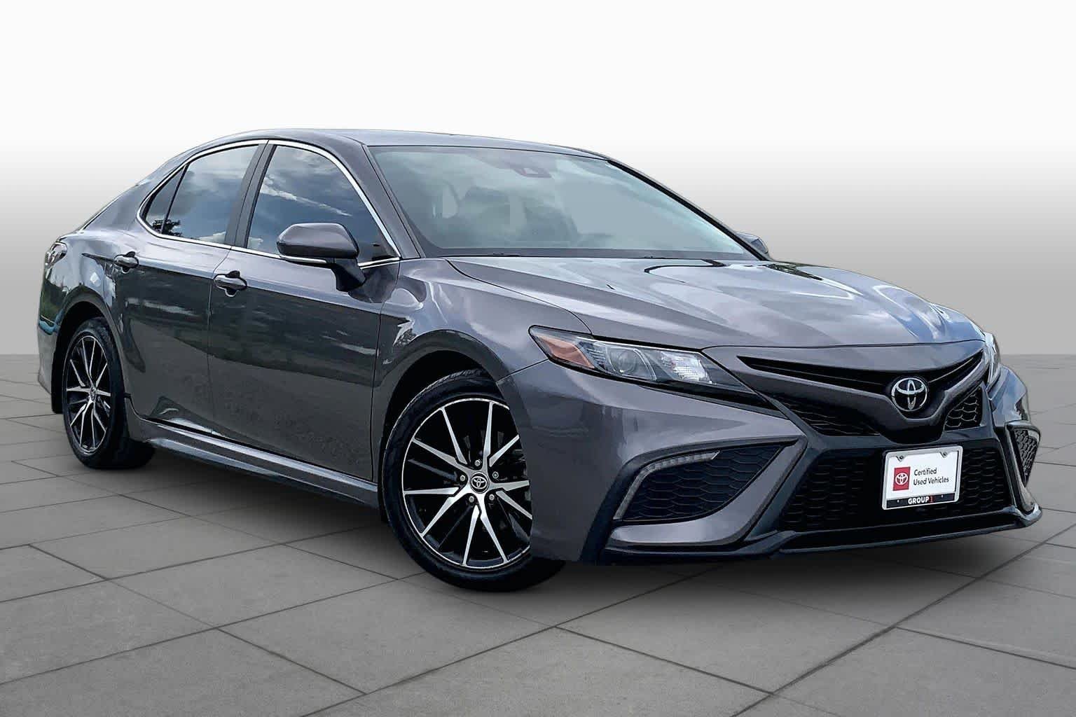 Used 2023 Predawn Gray Mica Toyota SE image 3