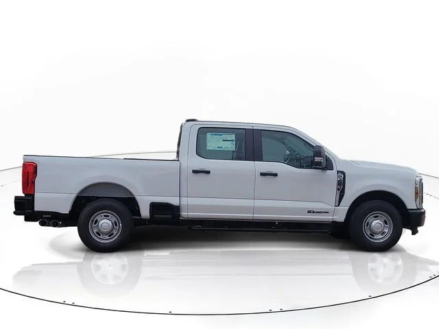 New 2026 Oxford White Ford XL image 4