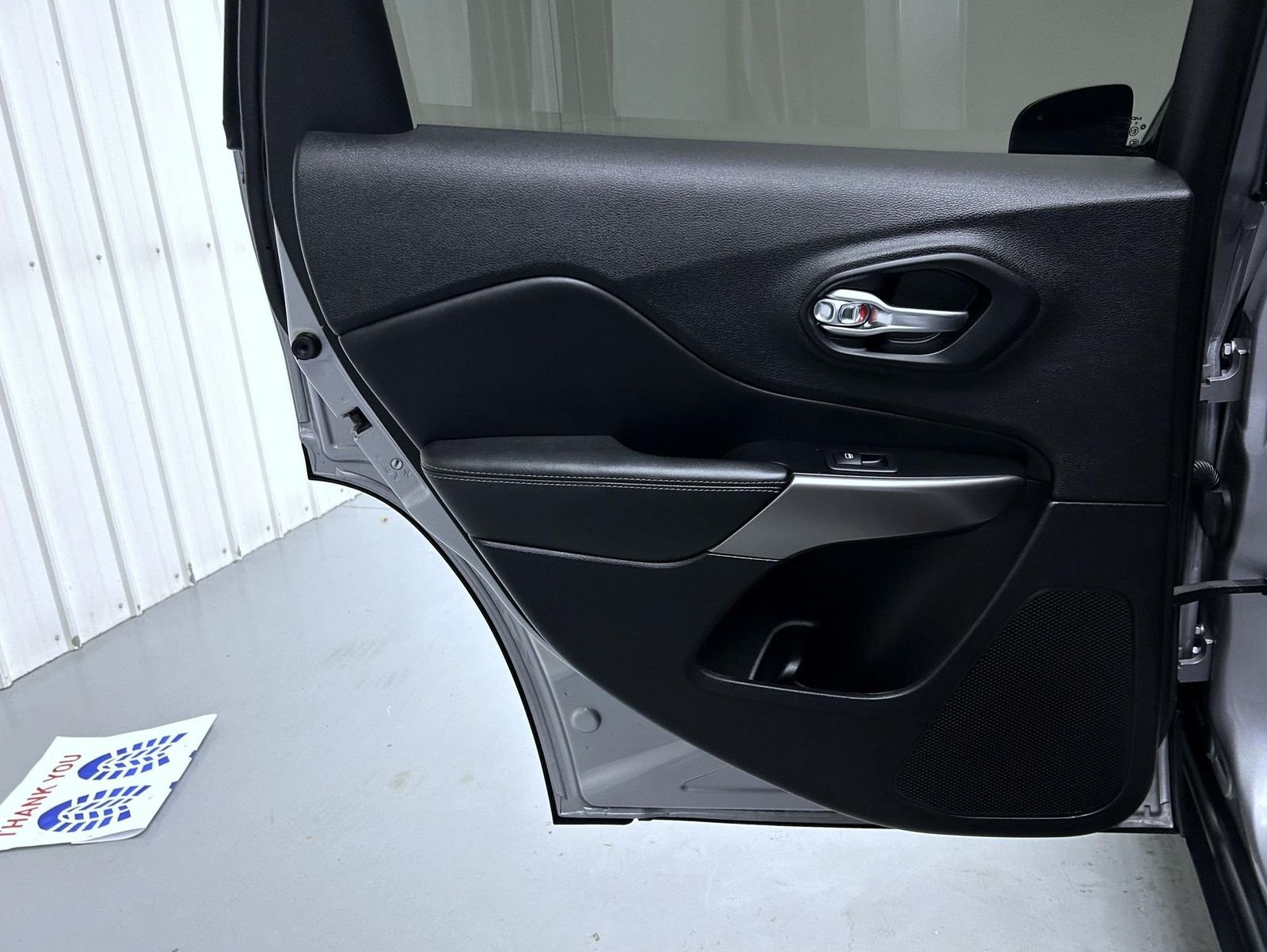Used 2020 Silver Jeep Limited image 20