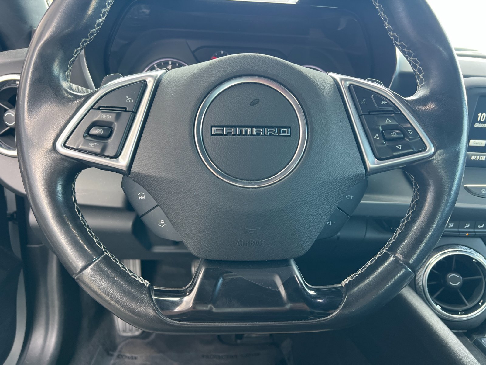 Used 2018 SUMMIT WHITE Chevrolet 1LT image 22