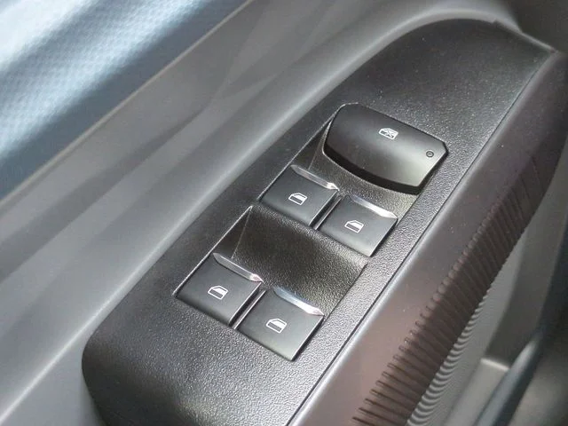 New 2026 Oxford White Ford XL image 22
