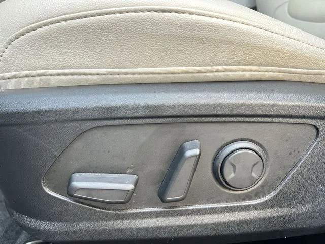 Used 2025 Blue Hyundai SEL Convenience image 36