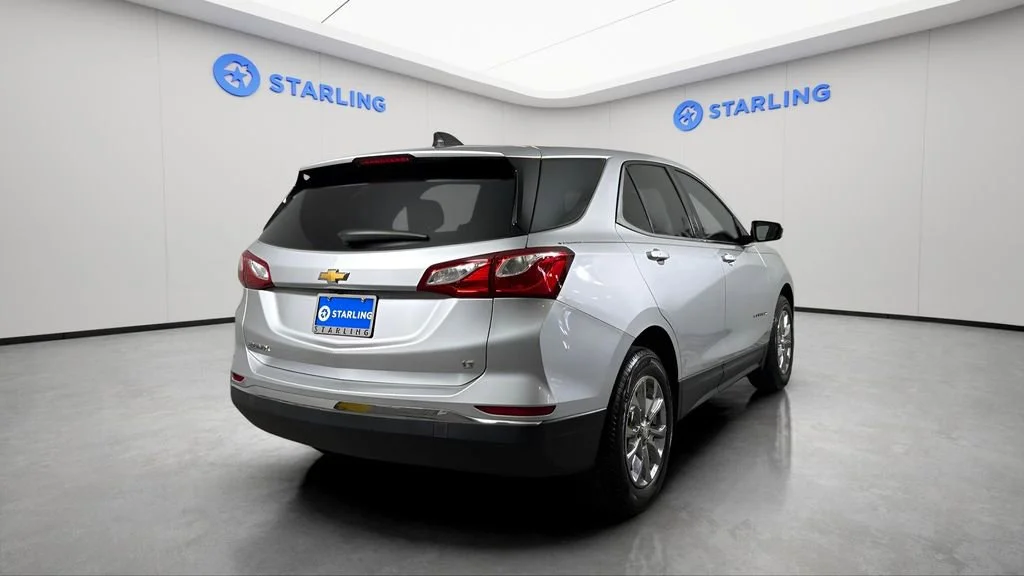 Used 2018 SILVER ICE METALLIC Chevrolet LT image 9