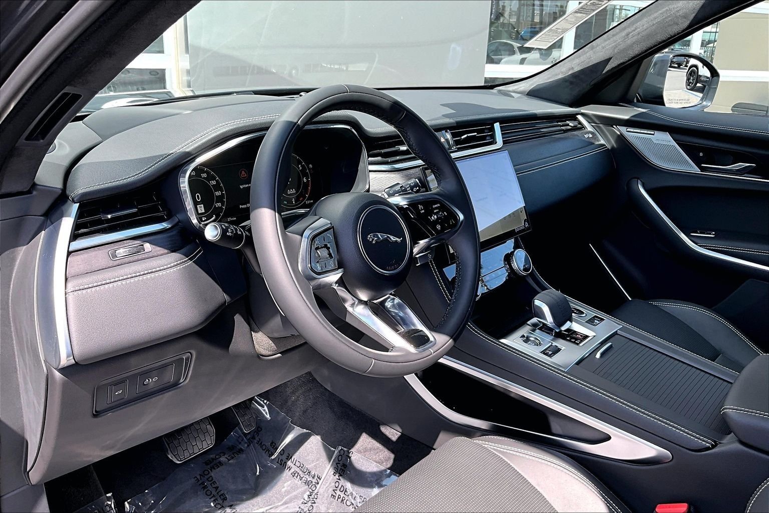 2026 Jaguar F-Pace R-Dynamic S - Photo 6