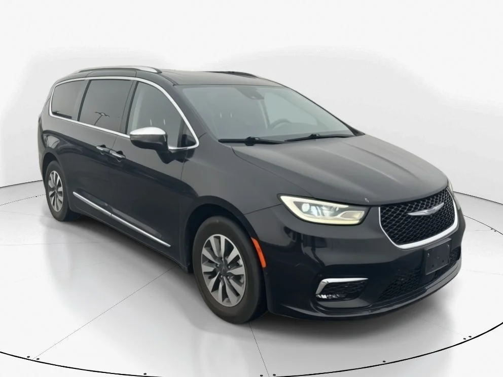 2021 Chrysler Pacifica Hybrid Limited Hybrid's photo