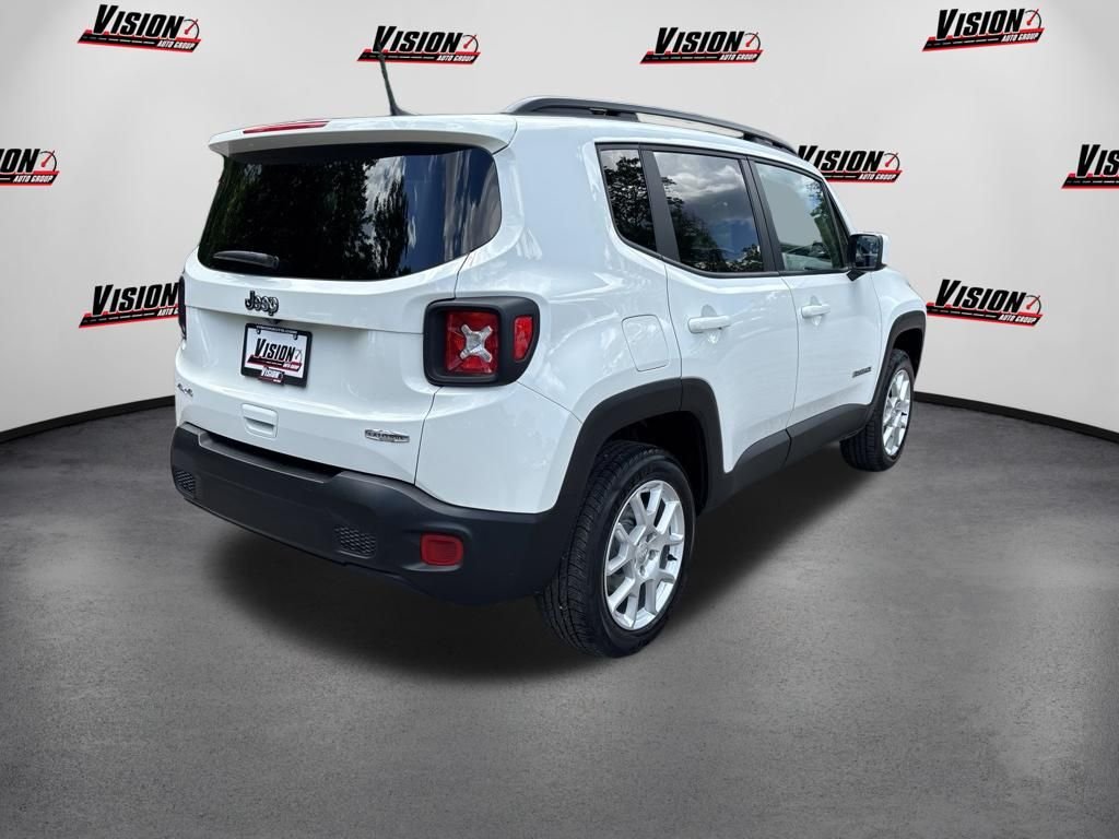 Used 2021 White Jeep Latitude image 5