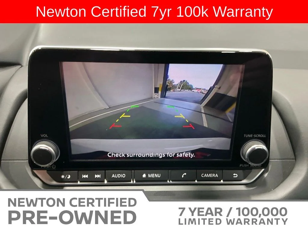 Certified Used 2025 Glacier White Nissan S image 9