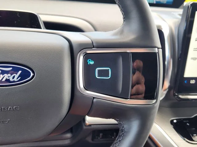 New 2026 Star White Metallic Tri-Coat Ford Platinum® image 27