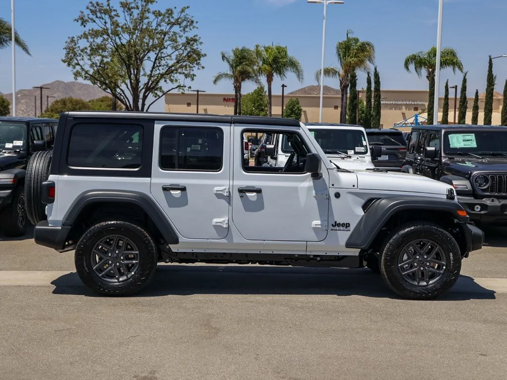 New 2026 Bright White Clear-Coat Exterior Paint Jeep Sport image 2