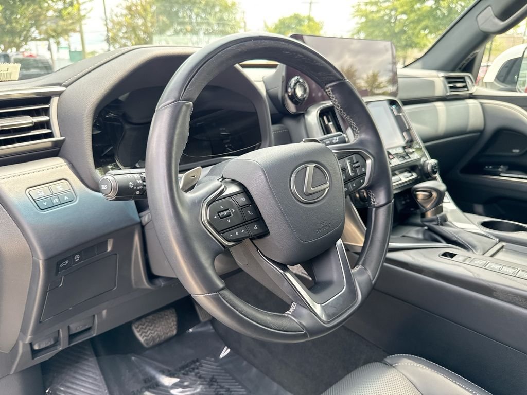 Used 2024 White Lexus 600 Luxury image 20