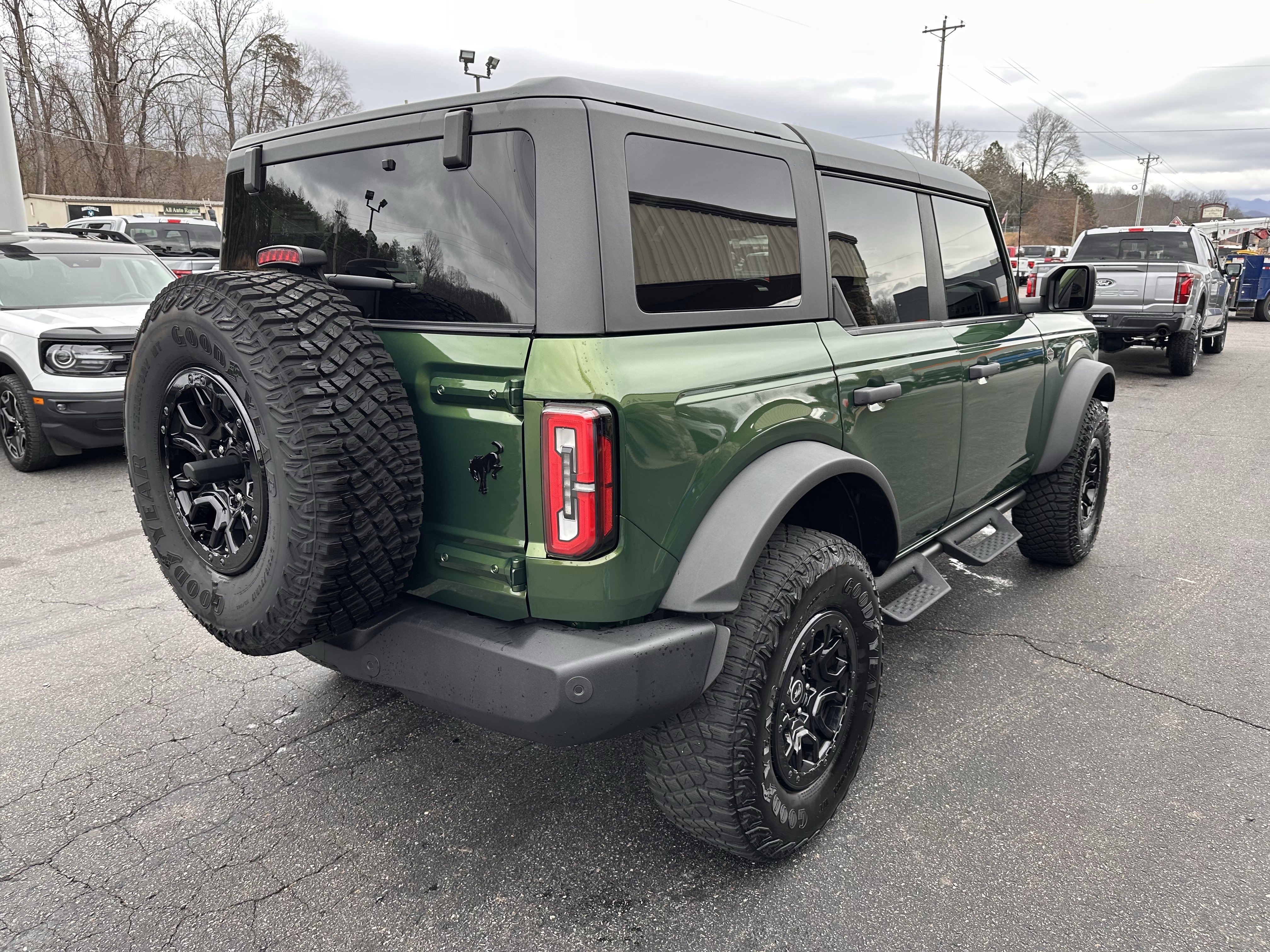 Certified Used 2024 Eruption Green Metallic Ford Wildtrak image 6