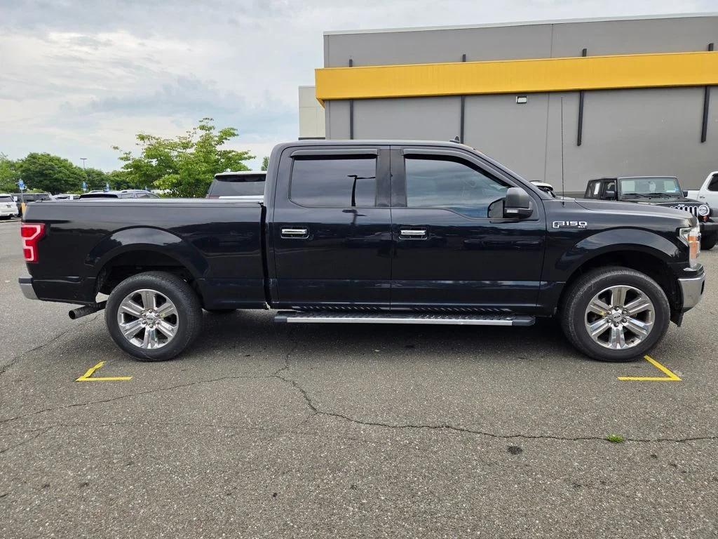Used 2019 Blue Ford  image 8