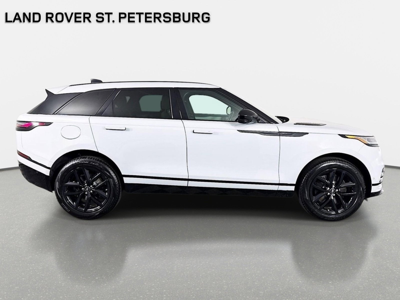 Used 2026 Gray Land Rover Dynamic SE image 4