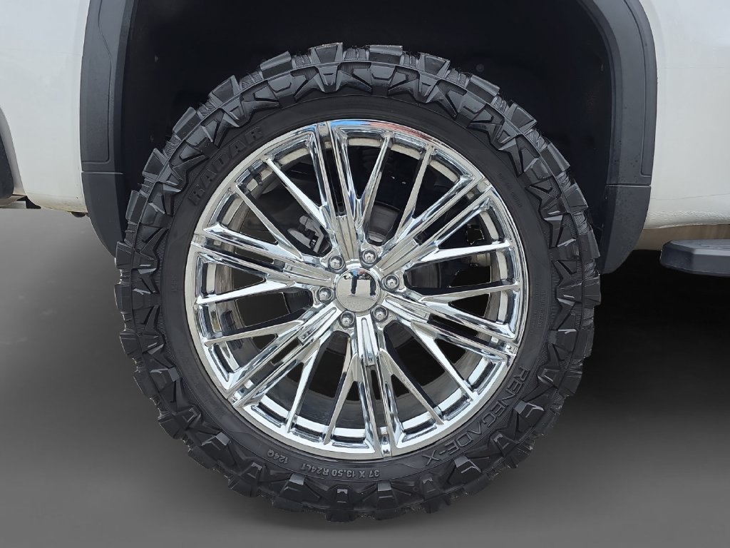 Used 2021 White GMC Denali image 11