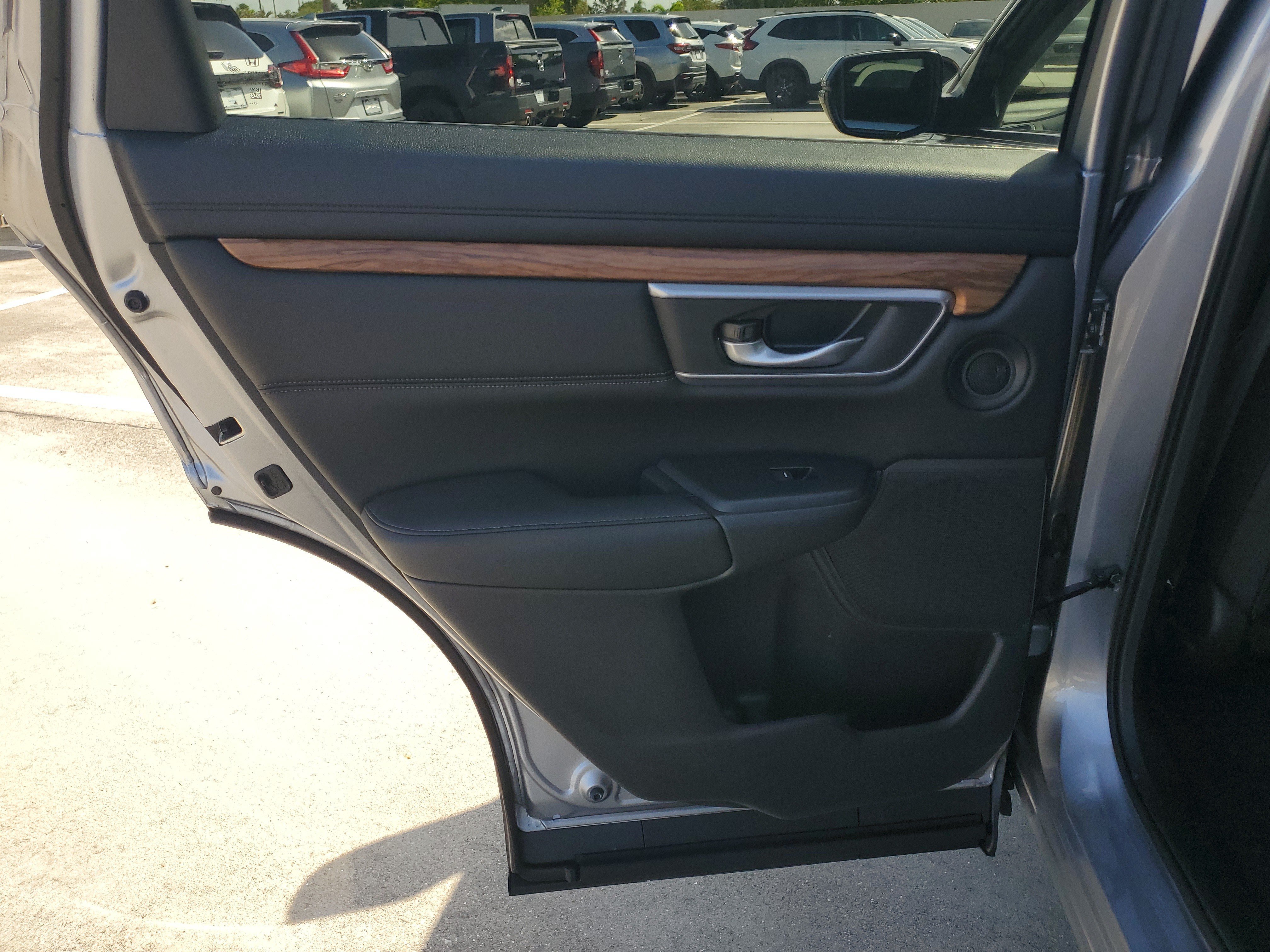 Used 2018 Silver Honda EX-L image 14