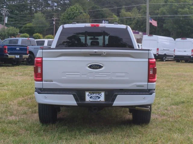 Used 2022 White Ford XLT image 12