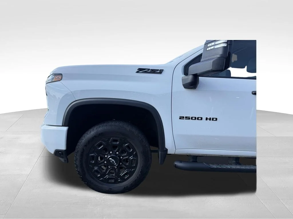 Used 2024 White Chevrolet LT image 21