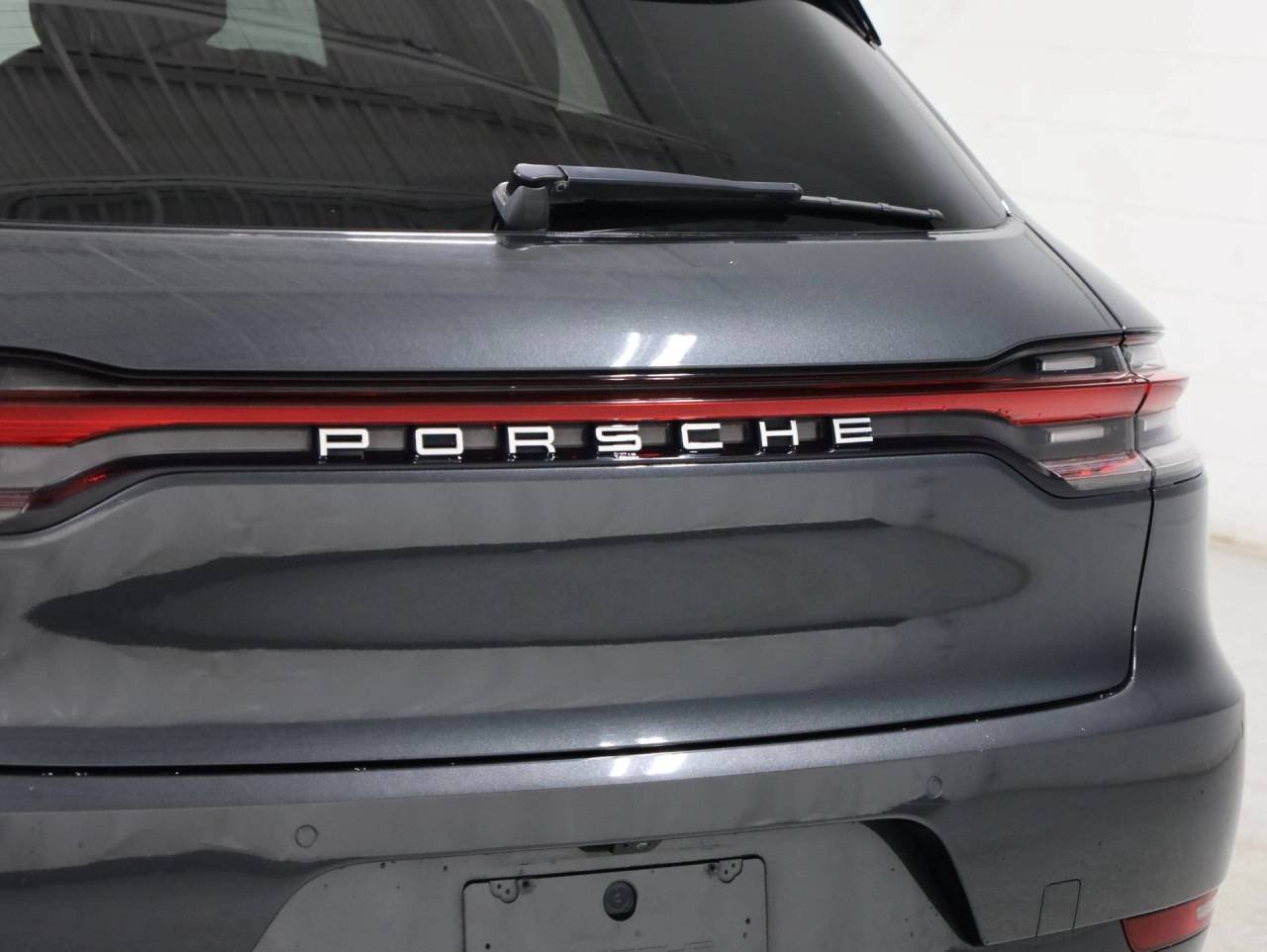 Used 2020 Vulcano Gray Metallic Porsche Macan image 8