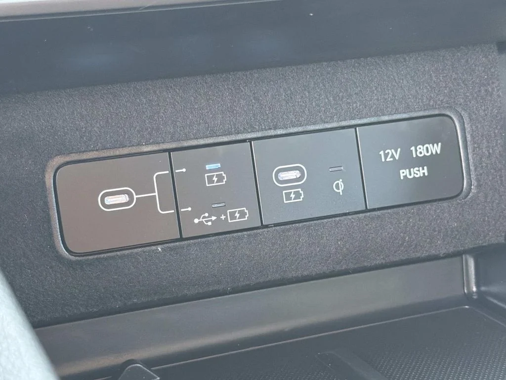 Used 2026 Black Hyundai SEL Sport image 5