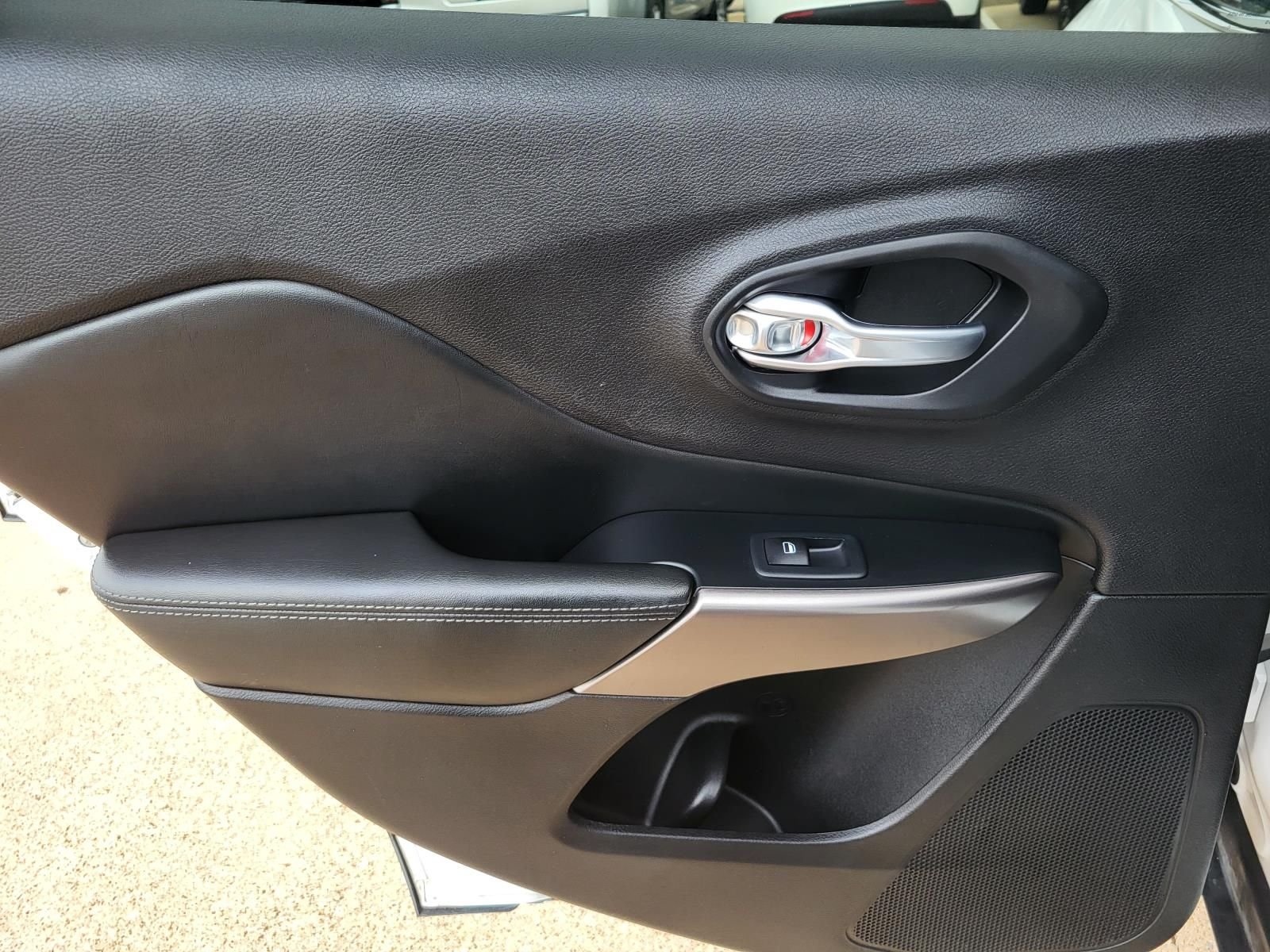 Used 2019 Bright White Clearcoat Jeep Limited image 13