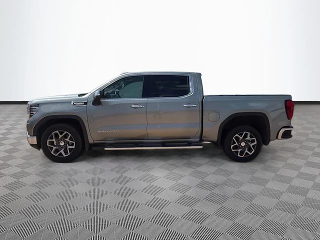 Used 2023 Silver GMC SLT image 4