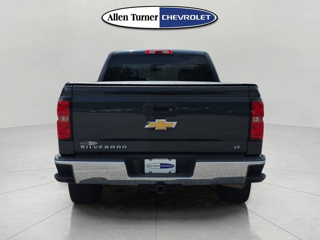 Used 2017 GRAPHITE METALLIC Chevrolet LT image 5