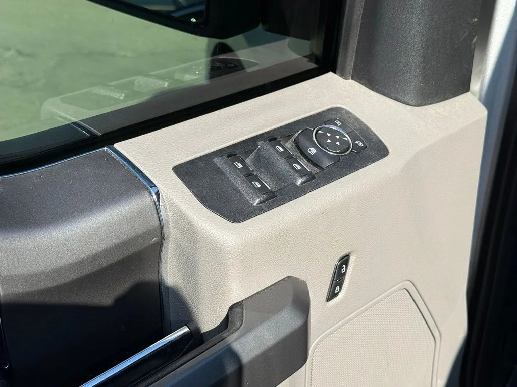 Used 2018 Silver Ford XLT image 12