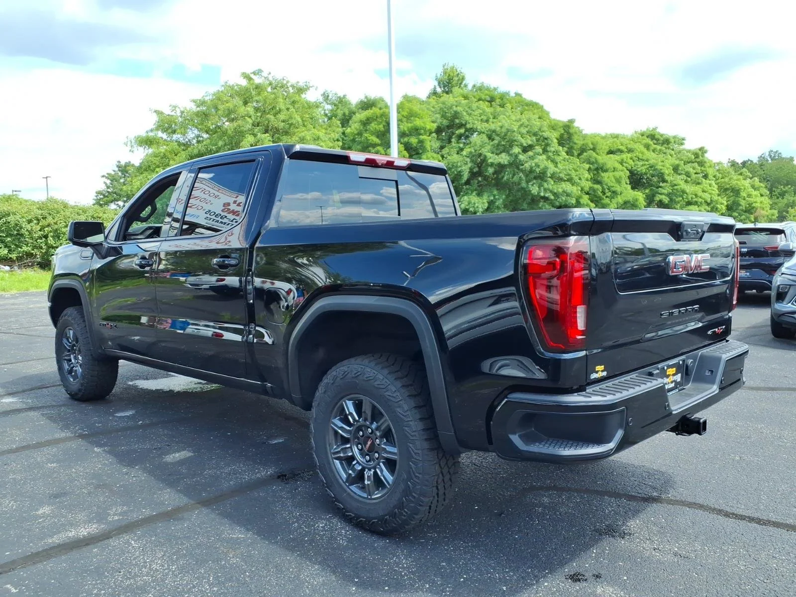 2026 GMC Sierra 1500 AT4X - Photo 8