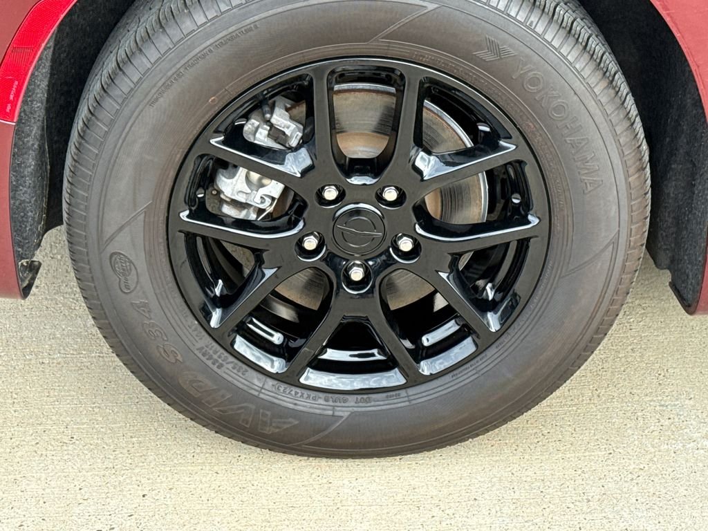 Used 2023 Red Chrysler LX image 9