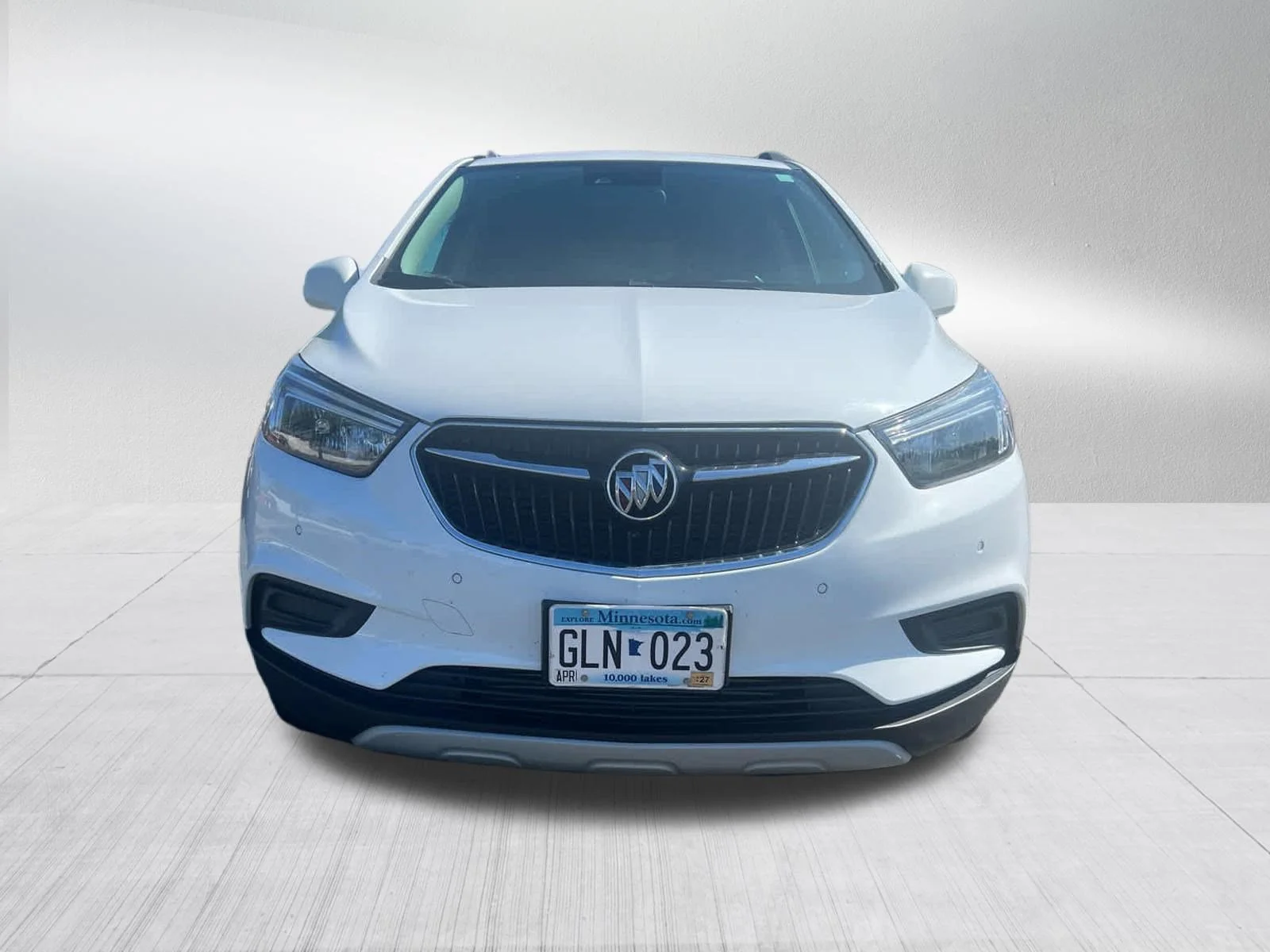 Used 2021 Summit White Buick Preferred image 2