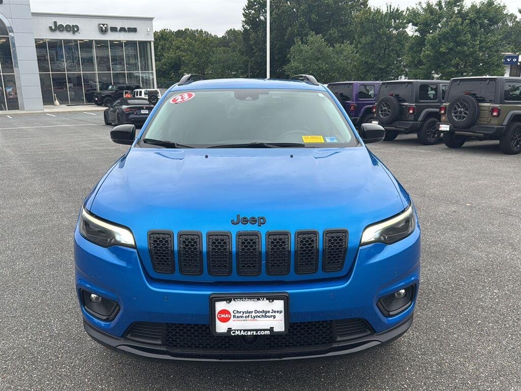 Used 2023 Hydro Blue Pearlcoat Jeep Altitude Lux image 2