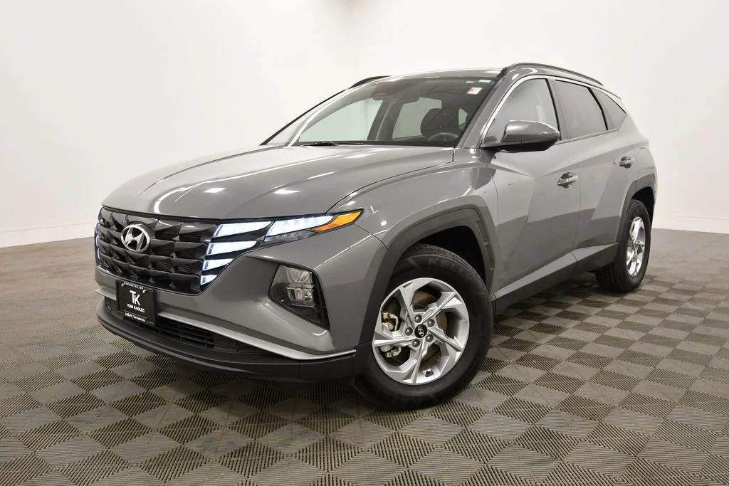 Used 2024 Hyundai Tucson SEL with VIN 5NMJBCDE9RH422125 for sale in Rochester, Minnesota