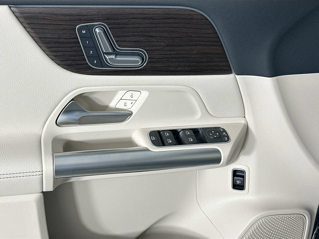 New 2026 Mountain Grey Metallic Mercedes-Benz GLA 250 image 48