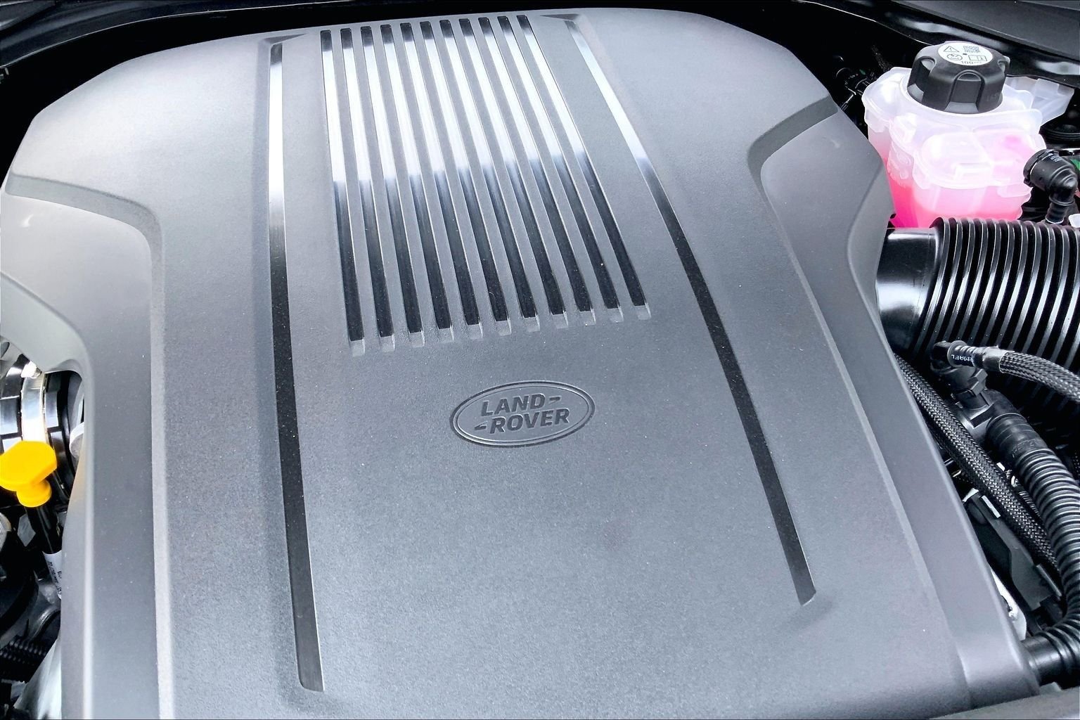 New 2026 Santorini Black Land Rover SE image 17
