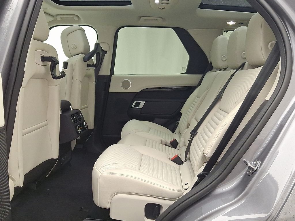 New 2026 Eiger Grey Land Rover S image 6