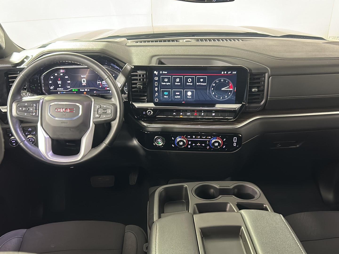 Used 2024 Onyx Black GMC Elevation image 29
