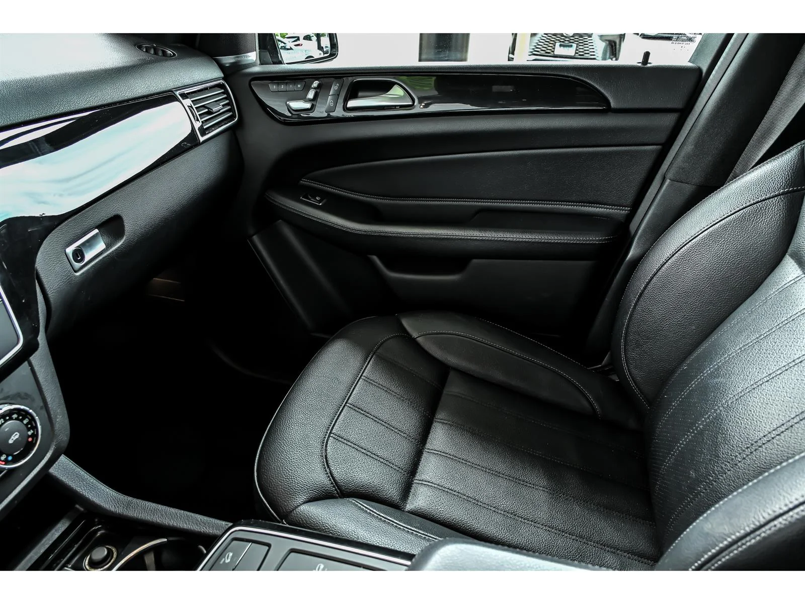 Used 2018 Black Mercedes-Benz GLE 350 4MATIC® image 26