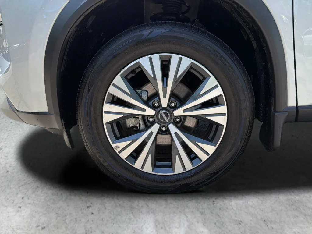 Used 2023 Silver Nissan SV image 32