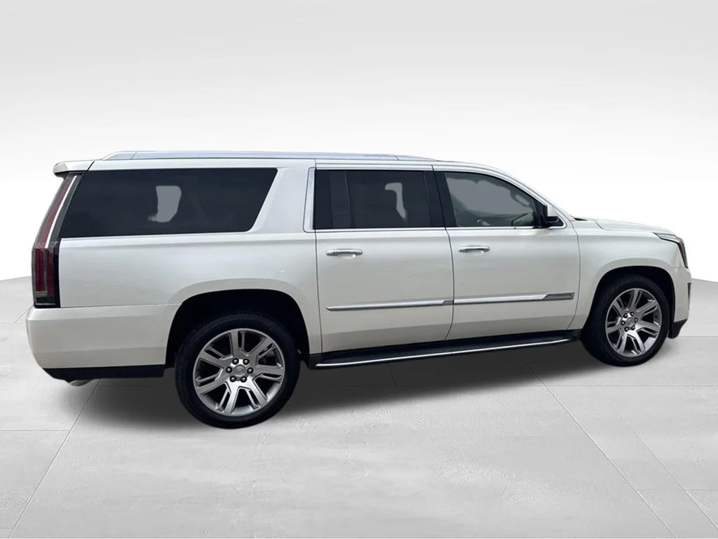 Used 2015 White Diamond Clearcoat Cadillac Luxury image 7