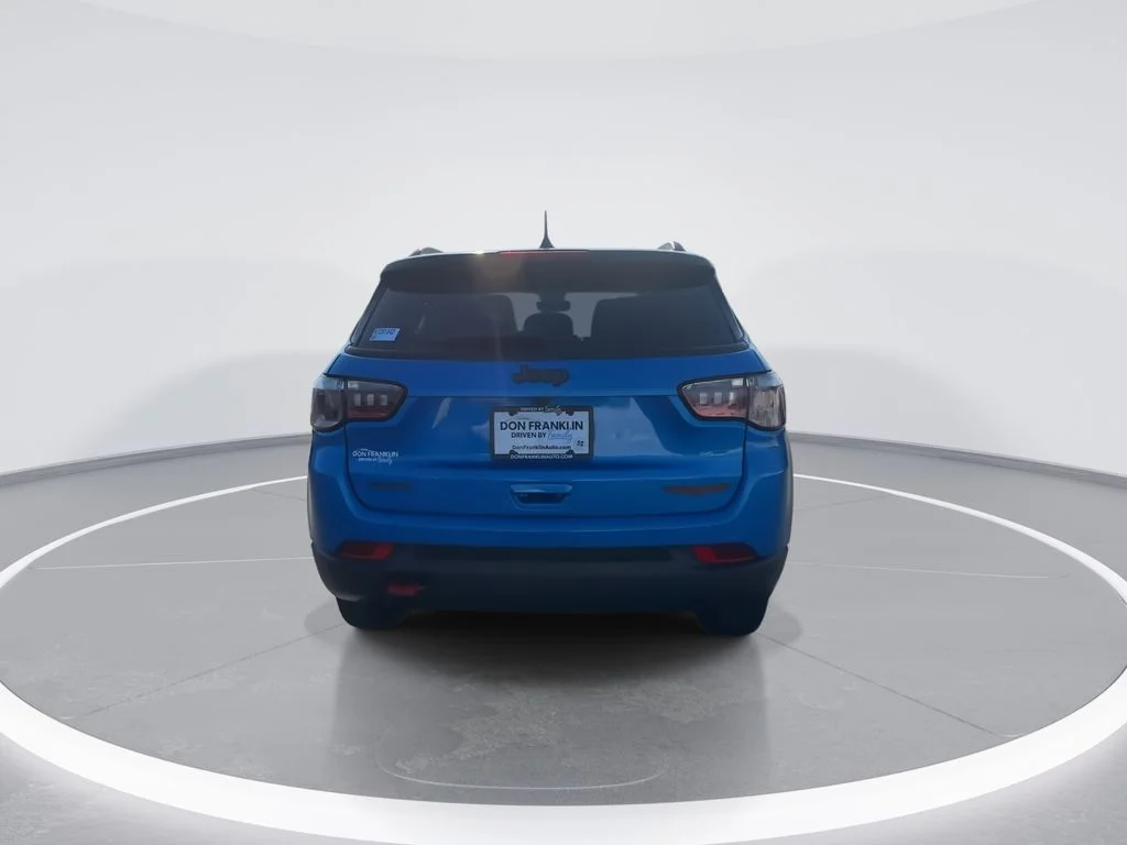 Used 2022 Blue Jeep Trailhawk image 7