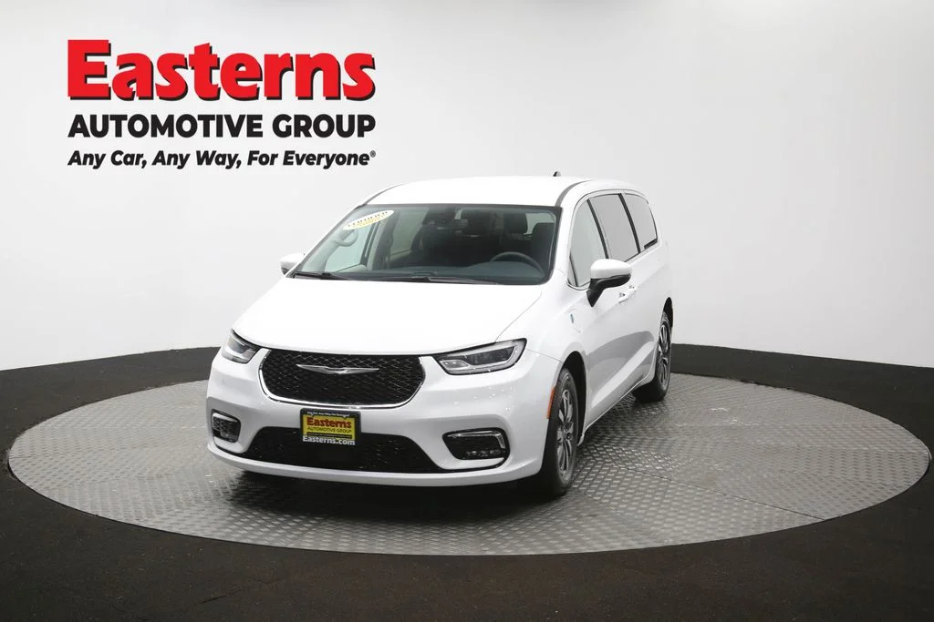 Used 2023 White Chrysler Touring L image 57