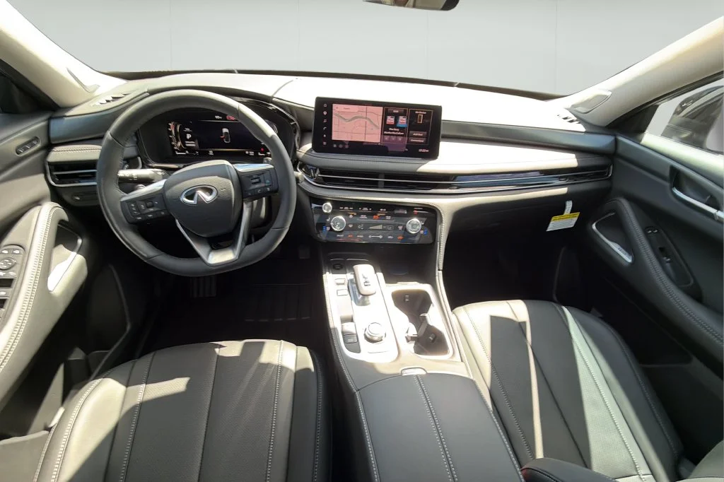 New 2027 RADIANT WHITE INFINITI Luxe FWD image 19